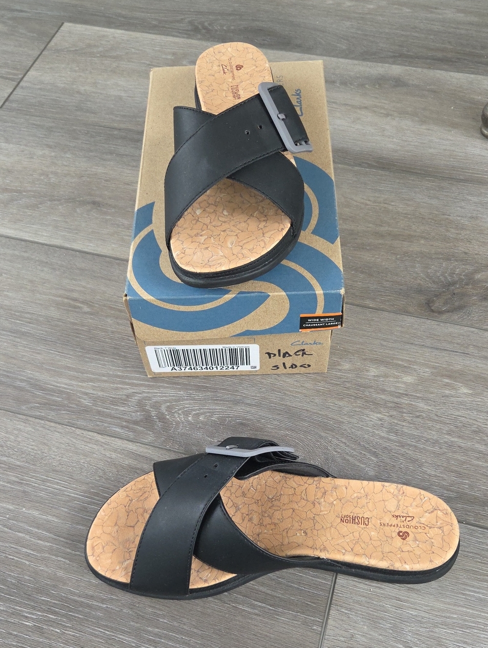 Women's Clarks Cloudsteppers Black Cross-Band Slide Sandals Step June Shell 7 W
